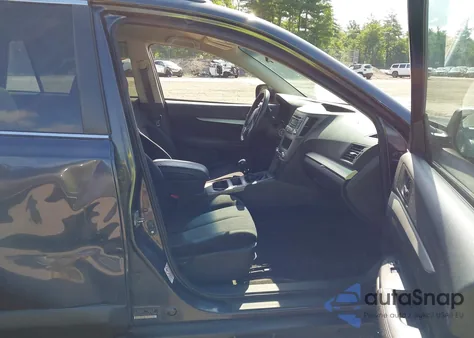 2013 Subaru Outback 2.5I z USA, uszkodzony, nr VIN 4S4BRBAC3D1288093